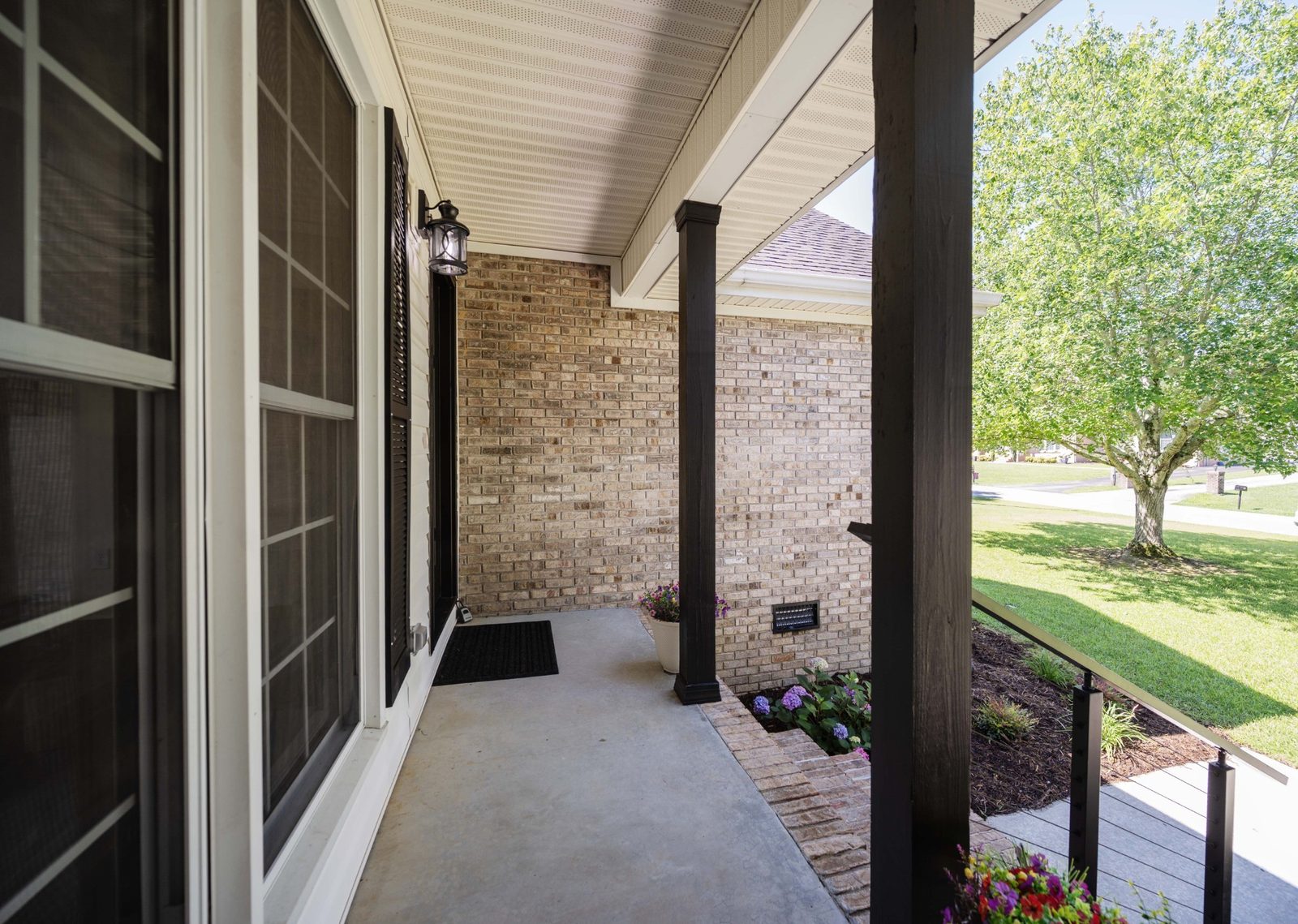 Covered front porch at 152 Greenbriar Circle