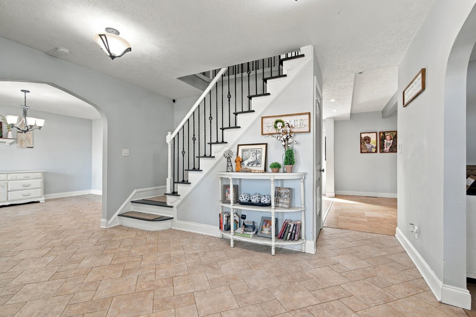 Foyer with staircase at 92 Bluegrass Road